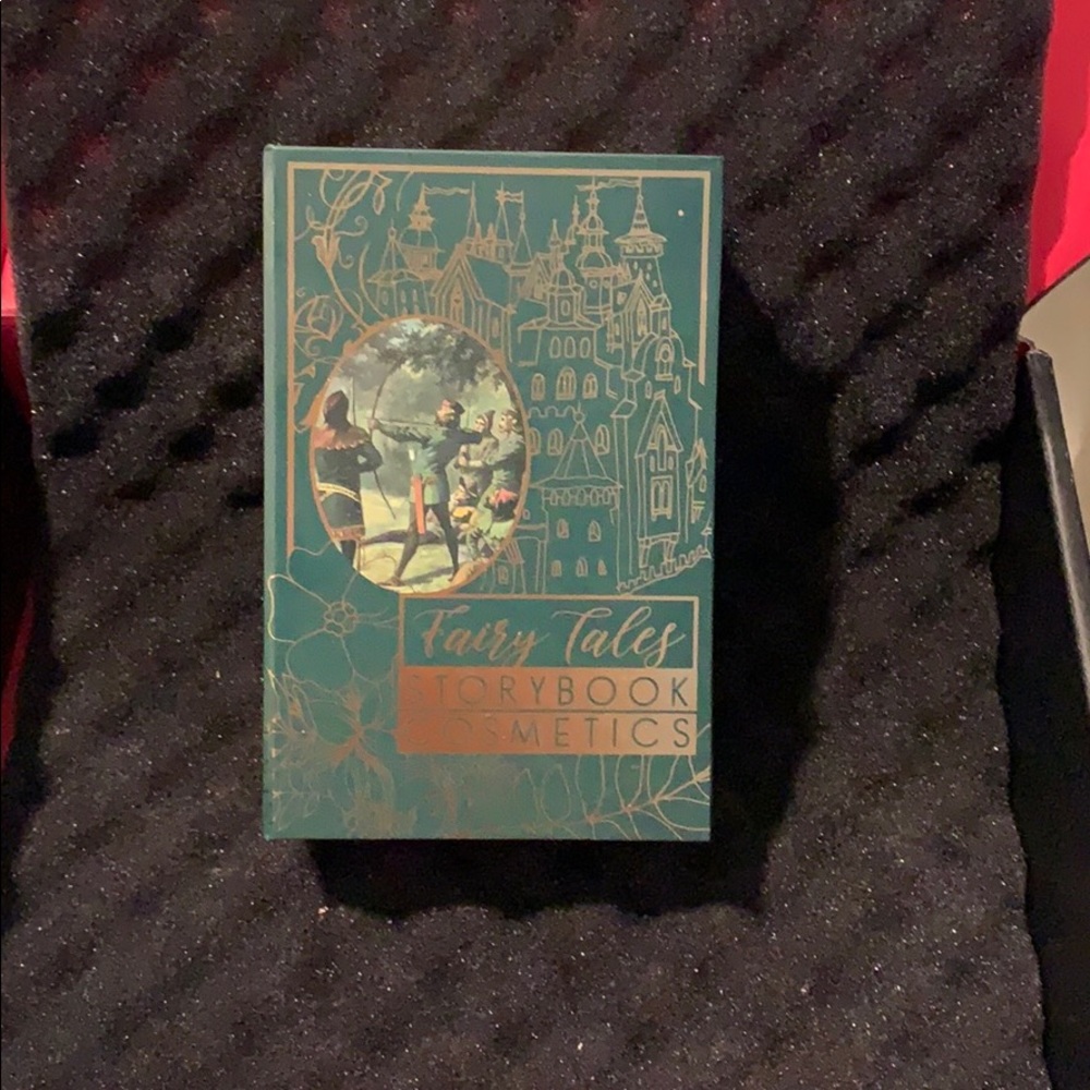 Storybook cosmetics Robin Hood eyeshadow palette